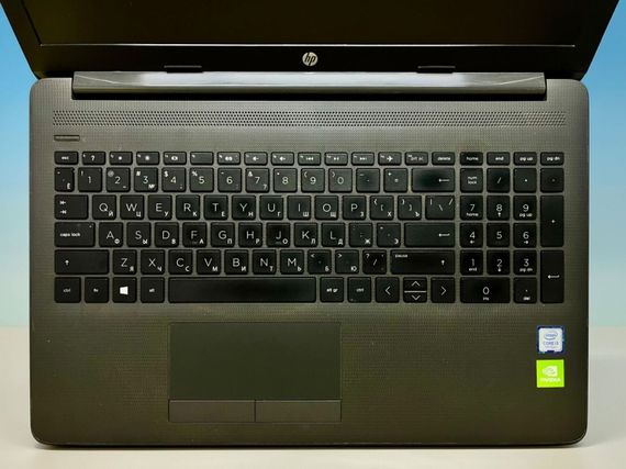 Ультрабук HP 250 G7 / 15.6" (1920x1080) TN / Intel Core i3-7020U (2 (4) ядра по 2.3 GHz) / 8 GB DDR4 / 256 GB SSD / nVidia GeForce MX110, 2 GB GDDR5, 64-bit / WebCam б/у | Зображення 2
