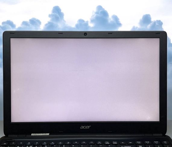 Ноутбук Б-класс Acer Aspire E1-572G / 15.6" TN / Core i3-4010U (2(4) ядра по 1.7GHz) / 8GB DDR3 / 240GB SSD /Radeon HD 8670M, 1GB DDR3/ WebCam б/у | Зображення 5