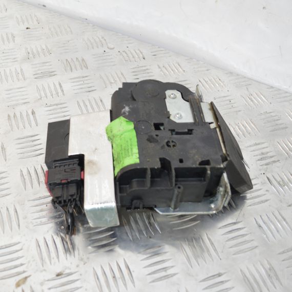 Замок кришки багажника Opel Vectra C 2002-2008 Замок дверей багажника Опель Вектра Ц 24467824 | Зображення 1