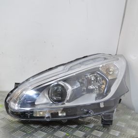 Фара ліва Peugeot 208 2015-2019 рестайлінг Фара передня ліва Пежо 208 90067488