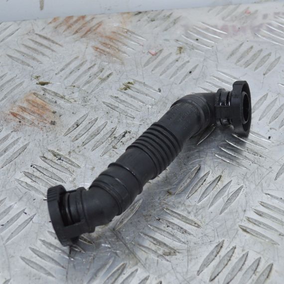 Патрубок вентиляції картера 2.0 TDI Audi A3 шланг вентиляції картерних газів Ауді А3 03G103493D | Зображення 1