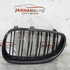 Решітка радіатора ліва BMW E60 E61 2003-2010 Решітка переднього бампера ліва БМВ е60 е61
