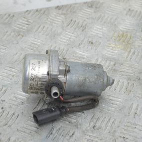Вакуумний насос Volkswagen Passat B5 Phaeton Touareg 2000-2010 Насос вакуумний Фольксваген Пассат б5 8E0927317