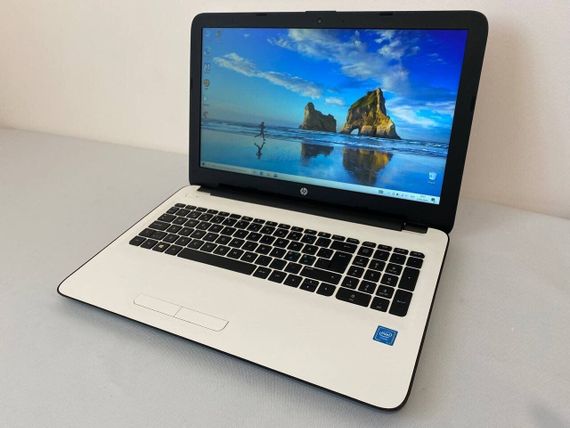 Ноутбук HP 15-ac185no / 15.6" (1920x1080) TN / Intel Celeron N3050 (2 ядра по 1.6 - 2.16 GHz) / 8 GB DDR3 / 1000 GB HDD / Intel HD Graphics / WebCam / DVD-RW б/в | Зображення 1