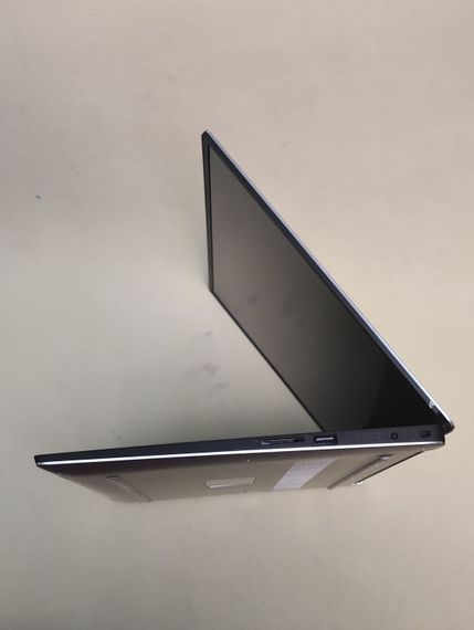 Мобильная рабочая станция Dell Precision 5530 / 15.6" (1920x1080) IPS / Intel Core i7-8750H (6 (12) ядер по 2.2 - 4.1 GHz) / 16 GB DDR4 / 256 GB SSD / nVidia Quadro P1000, 4 GB GDDR5, 128-bit / WebCam б/у | Зображення 3