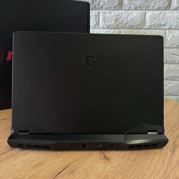 Ігровий ноутбук MSI GP66 Leopard 10UG / 15.6" (1920x1080) IPS / Intel Core i7-10750H (6 (12) ядер по 2.6 - 5.0 GHz) / 16 GB DDR4 / 512 GB SSD / nVidia GeForce RTX 3070, 8 GB GDDR6, 256-bit / WebCam б/в | Зображення 2