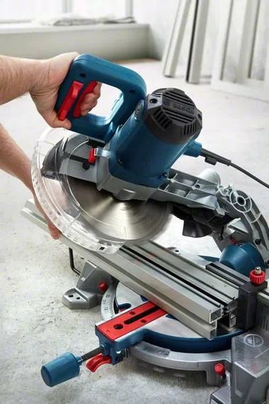 Пила торцювальна Bosch GCM 216, 1300Вт, 216мм, 24мм, 10.1кг (0.601.B33.000) | Зображення 2