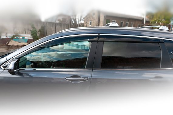 Ветровики с хром молдингом (4 шт, HIC) для Honda CRV 2017-2022 гг | Зображення 3