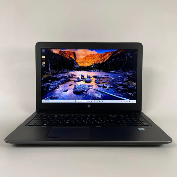 Мобильная рабочая станция Б-класс HP zBook 15 G3 / 15.6" (1920x1080) IPS / Intel Core i7-6820HQ (4 (8) ядра по 2.7 - 3.6 GHz) / 16 GB DDR4 / 275 GB SSD / nVidia Quadro M2000M, 4 GB GDDR5, 128-bit / WebCam / TouchID б/у + Подарок Беспроводная мышь / USB | Зображення 1