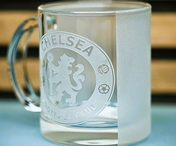 Подарункова скляна чашка для чаю та кави 320 мл з 3Д гравіюванням лого футбольного клуба  ФК Челсі Chelsea | Зображення 3