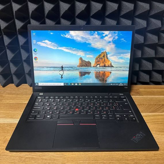 Ноутбук Б-клас Lenovo ThinkPad T495 / 14" (1920x1080) IPS / AMD Ryzen 5 Pro 3500U (4 (8) ядра по 2.1 - 3.7 GHz) / 8 GB DDR4 / 256 GB SSD / AMD Radeon RX Vega 8 Graphics / WebCam б/в | Зображення 1
