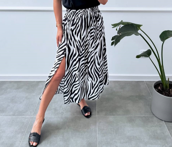Женская летняя легкая юбка миди с разрезом с принтом зебра AG230 размер 50/52 цвет черно-белый | Зображення 3
