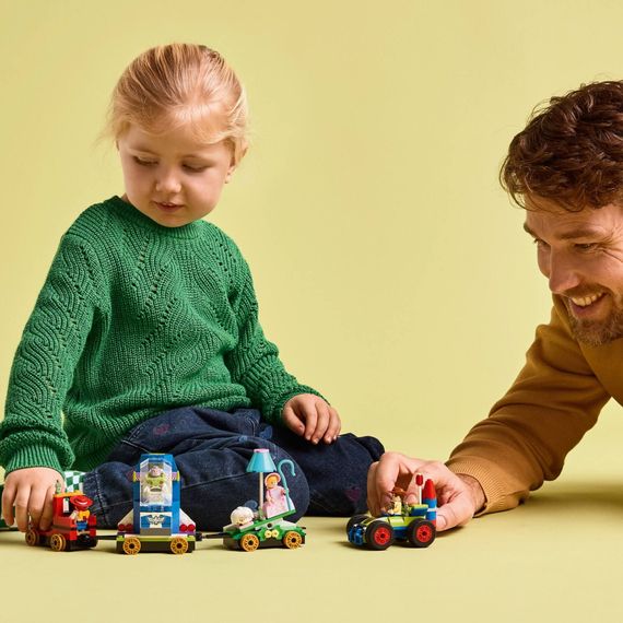 Конструктор LEGO Disney та Pixar Святкування з Історії іграшок: поїзд та авто для гонок (43264) | Зображення 9