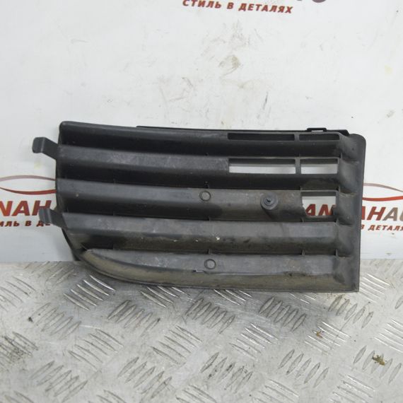 Решітка бампера права Volkswagen Golf V 2003-2009 Решітка радіатора передня Фольксваген Гольф 1K0853666 | Зображення 1