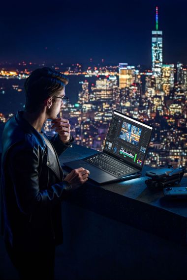 Ноутбук ASUS Zenbook Pro 16X UX7602ZM-ME116W 16' 4K OLED Touch, Intel i7-12700H, 32GB, F1TB, NVD3060-6, Win11, Черный (90NB0WU1-M005A0) | Зображення 2