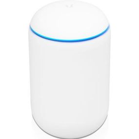 Точка доступа Wi-Fi Ubiquiti UDM