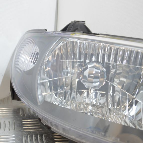 Фара права Mazda 323 BJ 2001-2003 рестайлінг Фара передня права Мазда 323 BL4D510K0D | Зображення 1