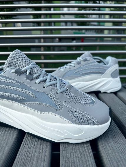 Adidas Yeezy Boost 700 V2 Static (light gray) | Зображення 8