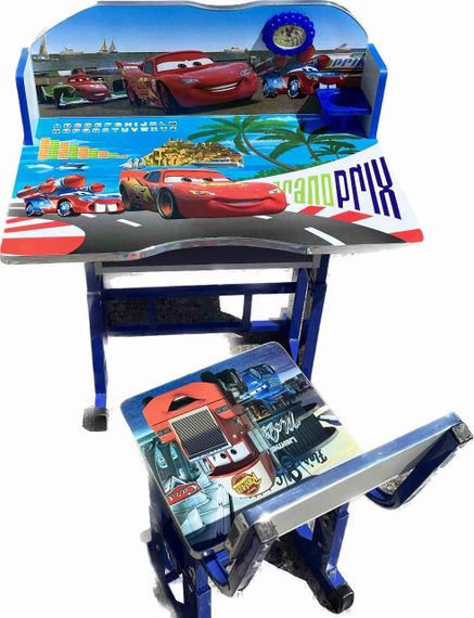 Набір дитячих меблів Disney Cars біло-блакитний • Регульована дитяча парта Disney Cars зі стільцем, полицею та підставкою для ніг | Зображення 1