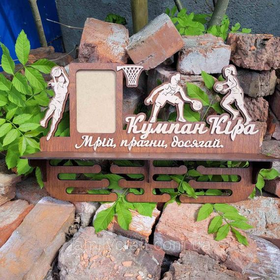 Медальниця з фоторамкою і полицею для кубків Дерев'яний тримач для медалей Органайзер для нагород Баскетбол | Зображення 8