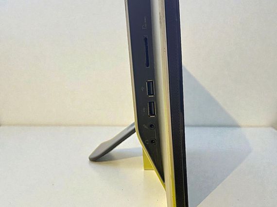 Моноблок Б-класс Asus ET2012AUKB / 20" (1600x900) TN / AMD E-450 (2 ядрa по 1.66 GHz) / 8 GB DDR3 / 120 GB SSD / AMD Radeon HD 6320 Graphics / WebCam б/у | Зображення 8