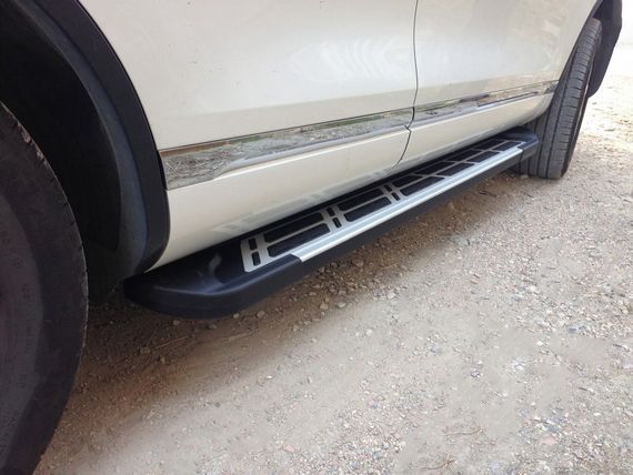 Бокові пороги Sunrise (2 шт., алюм) для Volkswagen Touareg 2010-2018 рр