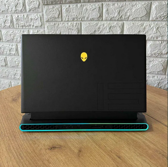 Ноутбук Dell Alienware m15 R4 15.6" 144Hz i7 10870H 32Gb SSD 1Tb NVMe RTX 3080 Б/В | Зображення 2