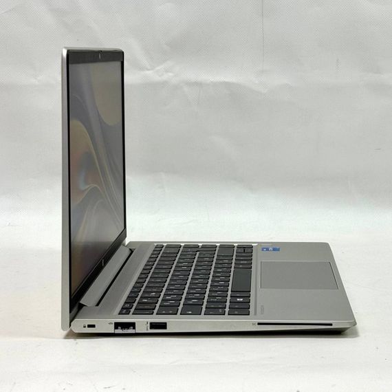 Ультрабук Б-клас HP ProBook 640 G8 / 14" (1920x1080) IPS / Intel Core i5-1135G7 (4 (8) ядра по 4.2 GHz) / 16 GB DDR4 / 256 GB SSD / Intel Iris Xe Graphics / WebCam / Windows 11 Pro б/в | Зображення 4