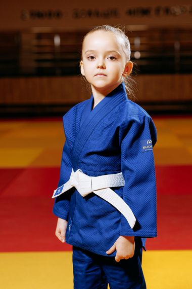 Синє дитяче кімоно для дівчаток, дзюдо, TM BUDOGI серія BEGINNER, зріст 130 см, щільність 350 гр/м.кв. | Зображення 4