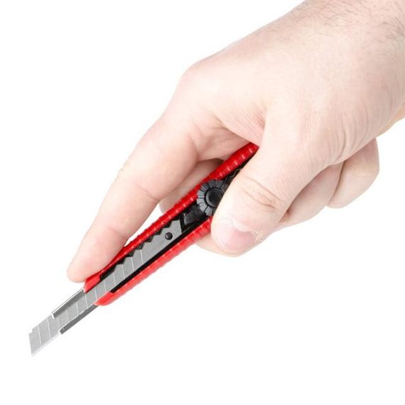 Ніж із металевою напрямною 9 мм INTERTOOL HT-05111 | Зображення 4