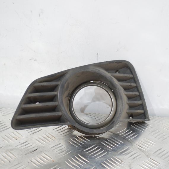 Решітка протитуманної фари ліва Opel Tigra B 2004-2009 Рамка фари птф ліва Опель Тигра Б 93162188