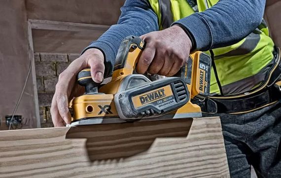 Рубанок акумуляторний DeWalt без АКБ та ЗП DCP580NT | Зображення 2