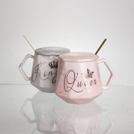Набір парних порцелянових чашок Queen&King 2 (шт) по 400 (мл) чашки на подарунок із кришкою і ложкою Рожевий з блакитним FM-31 | Зображення 2