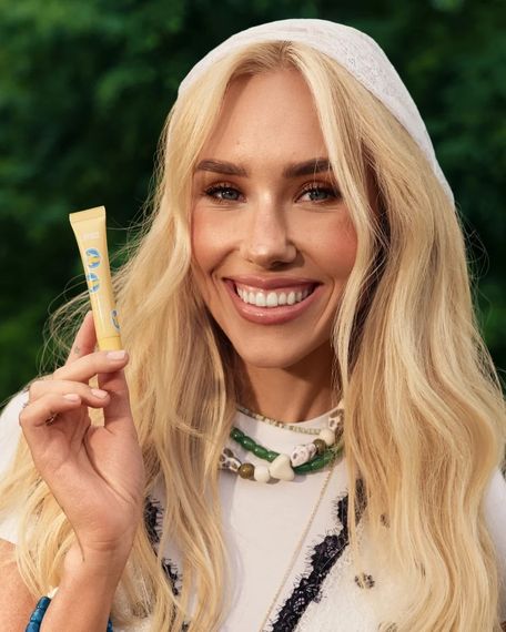 Блиск для губ "Банан" LIPSS Lipper Lip Gloss - Banana (10 ml) | Зображення 2