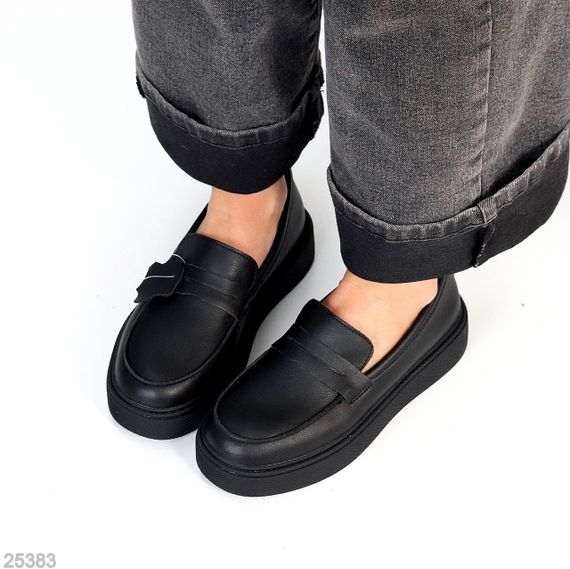 Актуальные черные кожаные лоферы на утолщенной подошве | Зображення 4