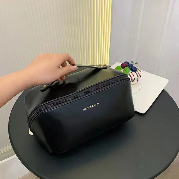 Косметичка органайзер для косметики / Жіноча дорожня косметичка на блискавці чорна | Зображення 4