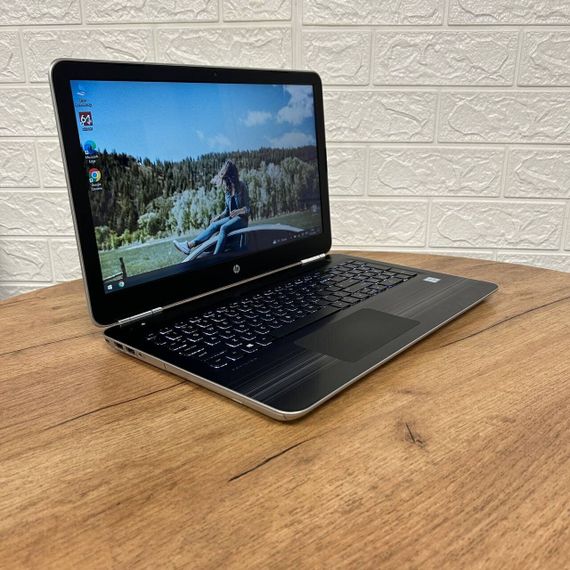 Ноутбук Б-клас HP Pavilion 15-au018wm / 15.6" (1366x768) TN Touch / Intel Core i7-6500U (2 (4) ядра по 2.5 - 3.1 GHz) / 12 GB DDR4 / 256 GB SSD / Intel HD Graphics 520 / WebCam б/в | Зображення 3