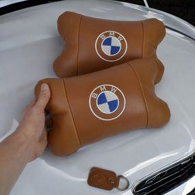 Комплект автоподушок 2шт з натуральної коричневої шкіри для BMW. Ортопедична подушка в CD-487 авто БМВ