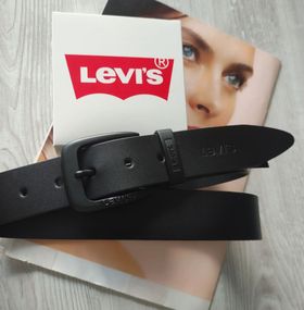 Чоловічий шкіряний ремінь Levis із чорною пряжкою чорний