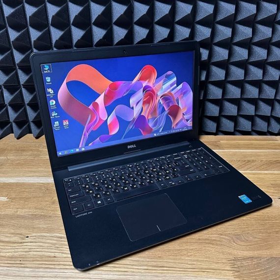 Ноутбук Б-клас Dell Latitude 3550 / 15.6" (1920x1080) TN / Intel Core i5-5200U (2 (4) ядра по 2.2 - 2.7 GHz) / 8 GB DDR3 / 128 GB SSD / nVidia GeForce 830M, 2 GB DDR3, 64-bit / WebCam / Win 10 б/в | Зображення 2