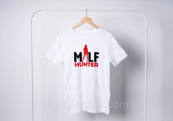 Футболка чоловіча із принтом "Milf hunter" біла | Зображення 1