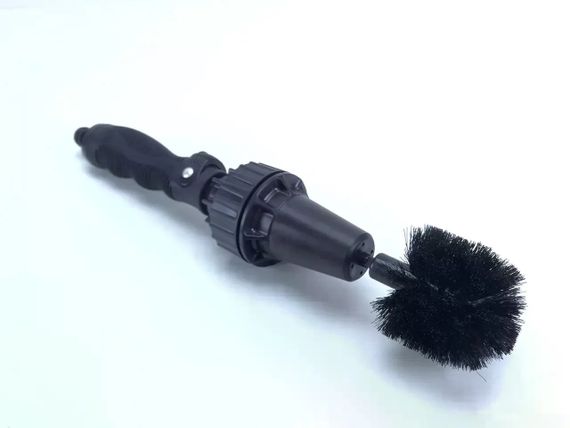 Щетка Brush Hero на шланг для мойки авто и уборки • Водяная насадка-щетка для колес, дисков, велосипеда, плитки и садовой мебели | Зображення 2