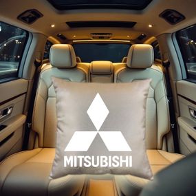 Авто Подушка c вишивкою логотипу марки міцубісі Mitsubishi бежевий автомобілісту 02223