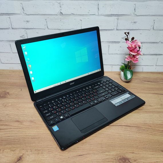Ноутбук Acer Aspire E1-572 / 15.6" (1366x768) TN / Intel Core i5-4200U (2 (4) ядра по 1.7 - 2.7 GHz) / 8 GB DDR3 / 256 GB SSD / Intel HD Graphics 4600 / WebCam / DVD-ROM б/у | Зображення 2