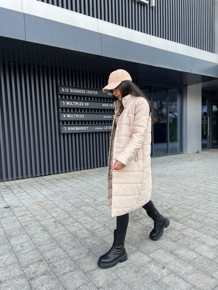 Женская демисезонная стильная удлиненная куртка-пальто стеганая PA2041 цвет бежевый, размер 46/48 | Зображення 3