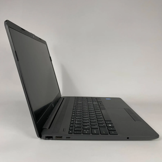 Ультрабук Б-класс HP 250 G8 / 15.6" (1920x1080) IPS / Intel Core i5-1135G7 (4 (8) ядра по 2.4 - 4.2 GHz) / 16 GB DDR4 / 256 GB SSD / Intel Iris Xe Graphics / WebCam / HDMI б/у + Подарок Беспроводная мышь / USB | Зображення 3