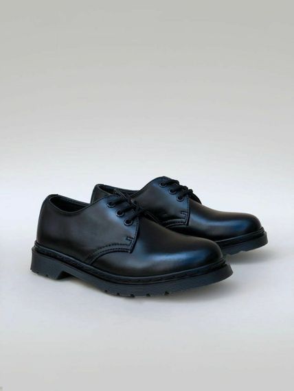 Чоловічі шкіряні класичні туфлі Dr Martens на шнурівці колір чорний