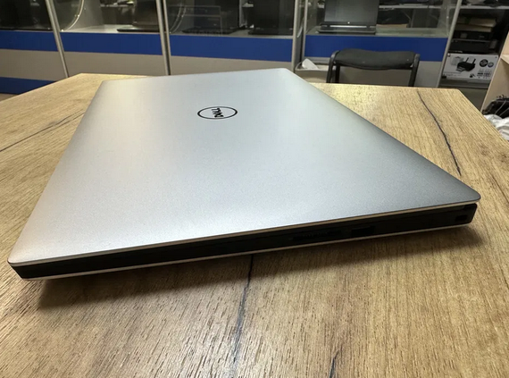 Ноутбук Dell XPS 9560 15.6" FHD IPS core i7 7700HQ/16Gb/SSD 512Gb/ GTX 1050 Б/В | Зображення 5