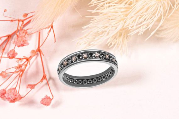 Кольцо из белого золота с черными и белыми фианитами 21.5 | Зображення 7