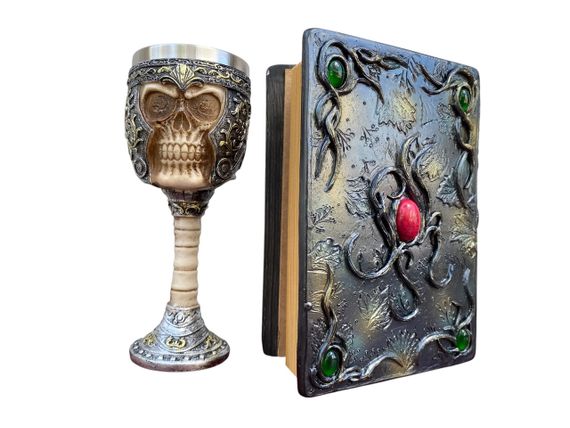 Подарунковий набір Келих 3D Череп у Шоломі та Блокнот 3D «Лісовий Гримуар Лиси» | Зображення 1